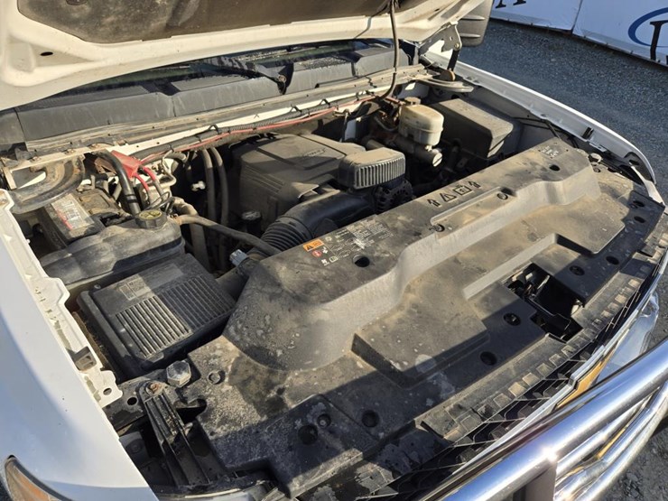 2012-chevrolet-silverado-2500-image-38