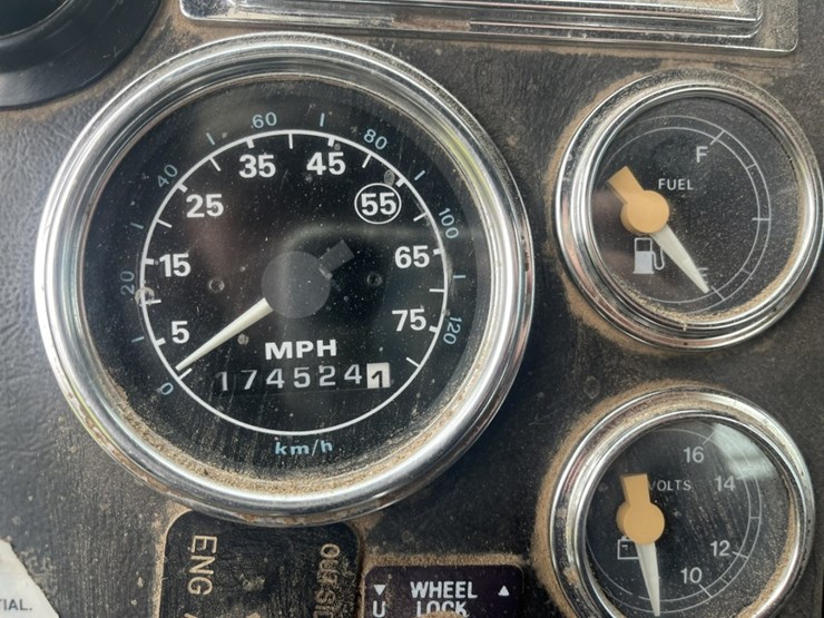 1993-ford-l9000-image-101