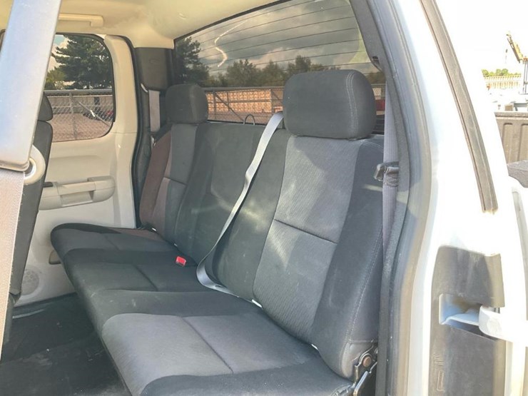 2013-chevrolet-silverado-2500-image-69