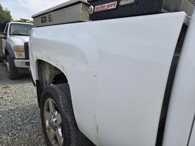 2013-chevrolet-2500hd-image-23