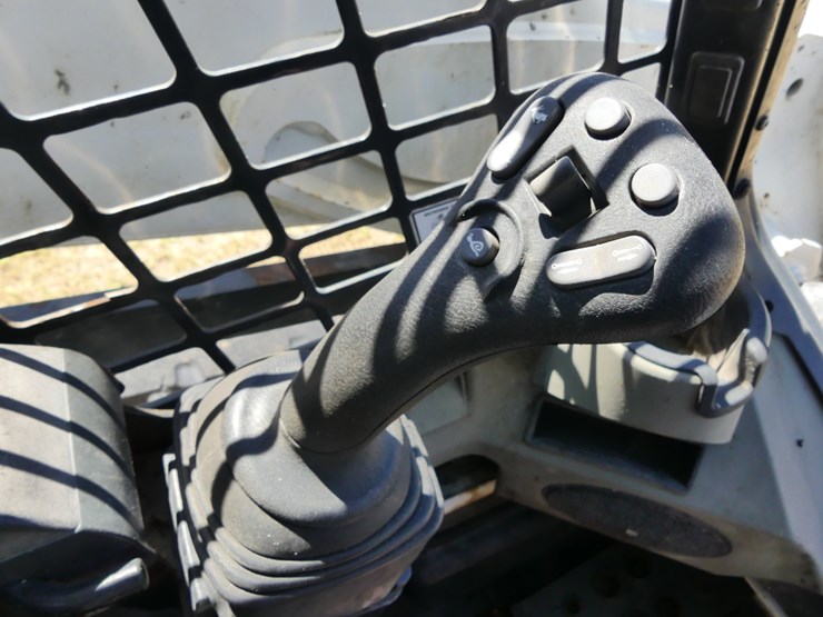 2018-bobcat-t590-image-14