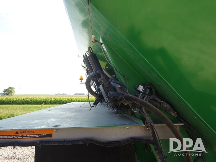 2020-john-deere-2020-image-34