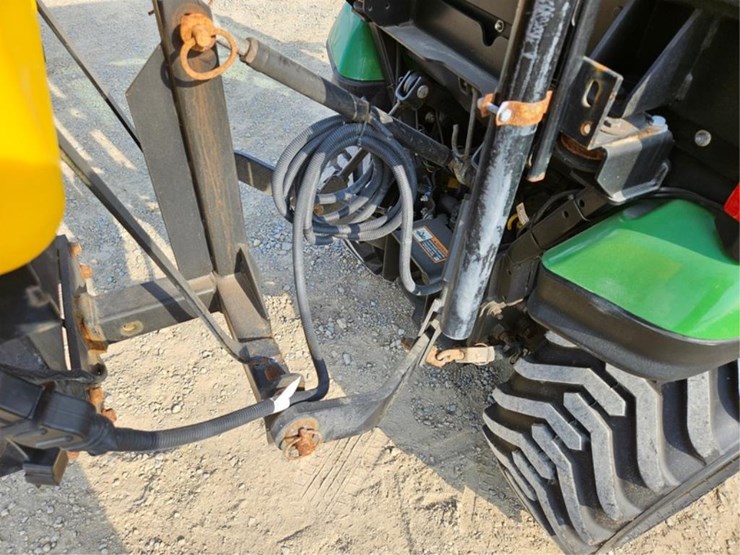 john-deere-1025r-image-24