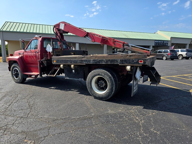 1990-ford-f800-image-11