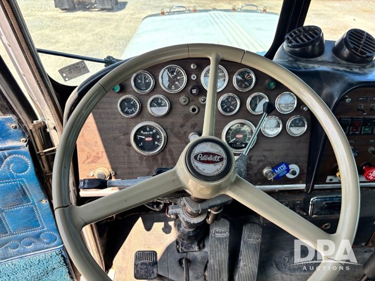 1986-peterbilt-359-image-85