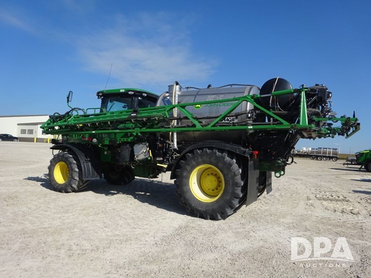 2020-john-deere-f4365-image-37