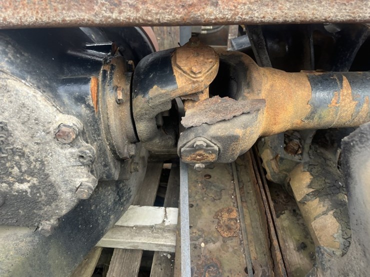 #1634-•-64k-lb-mack-rear-end-image-11
