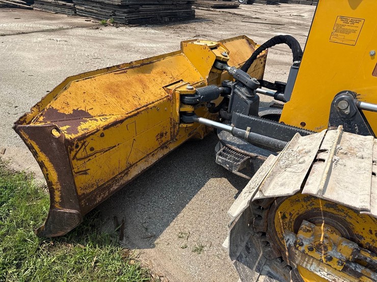 2021-deere-550k-lgp-image-14