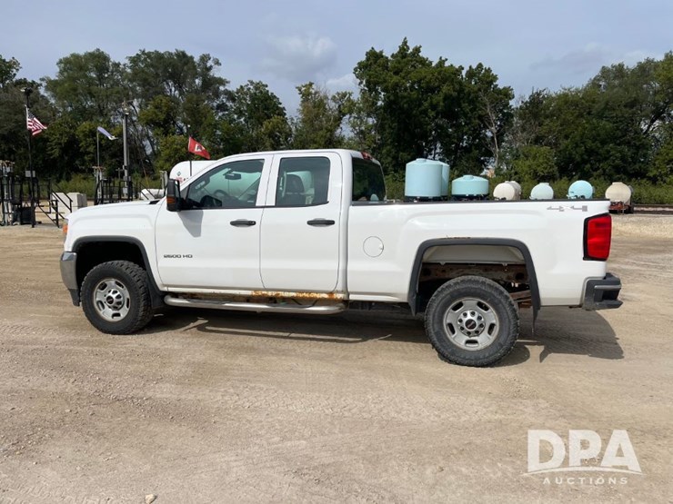 2015-gmc-2500-image-16
