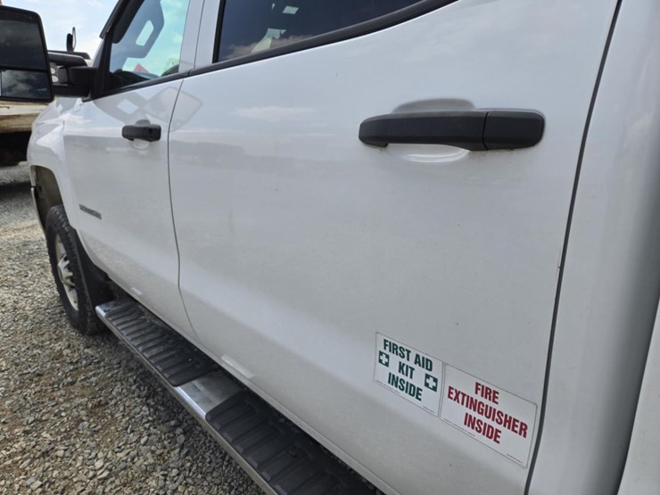 2016-chevrolet-2500hd-image-16