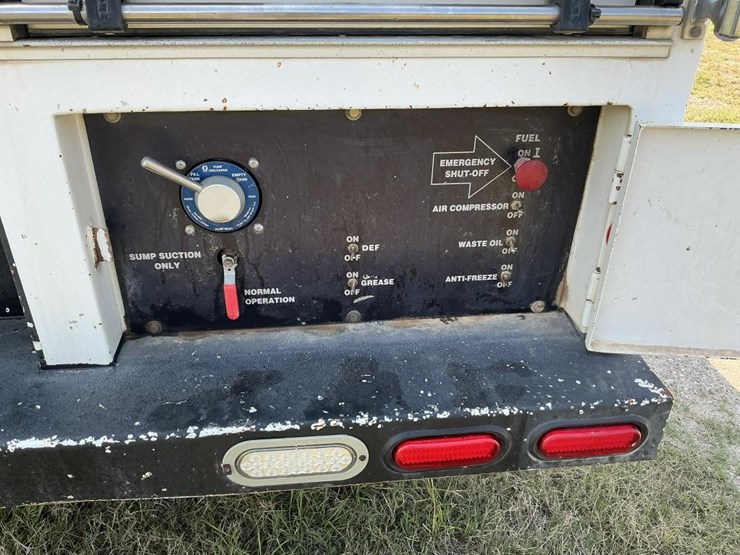 2020-peterbilt-337-image-78