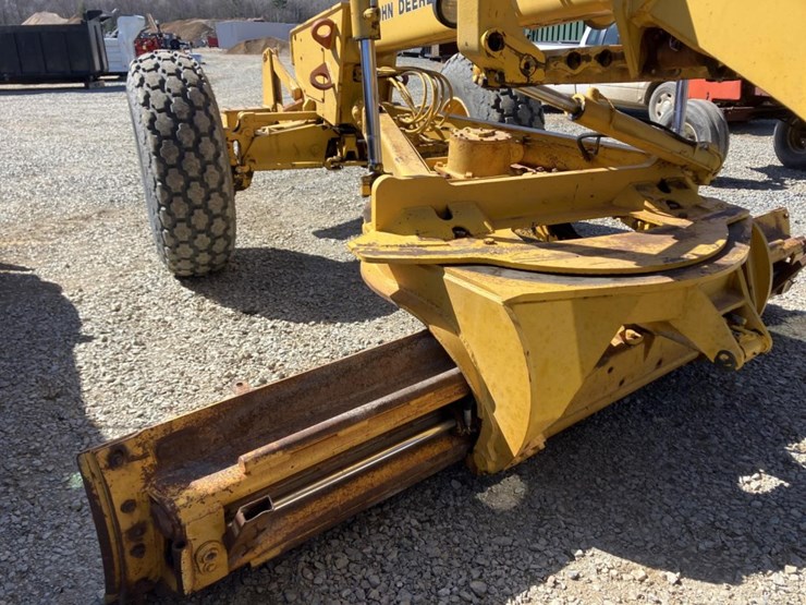 deere-670-image-31