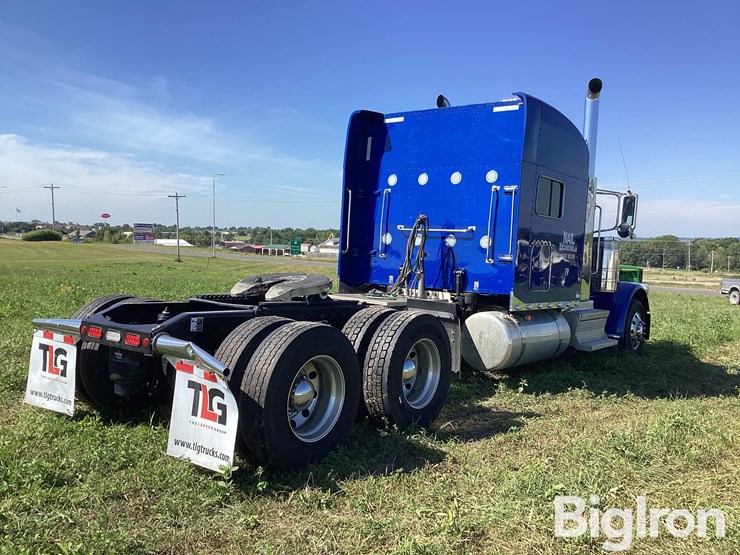 2023-peterbilt-389-image-5