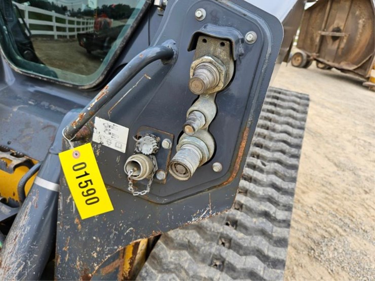 deere-331g-image-35