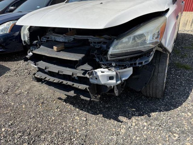 2013-ford-escape-titanium-image-2