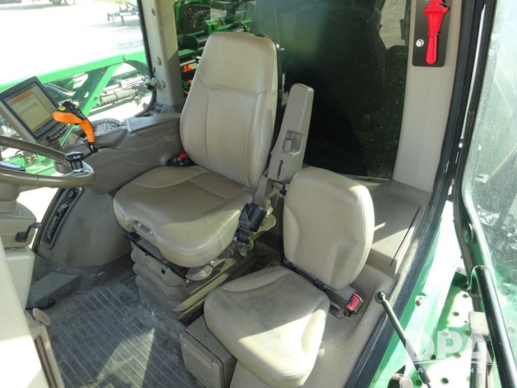 2020-john-deere-f4365-image-110