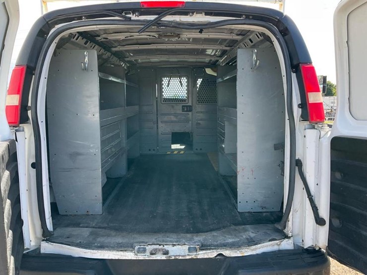 2013-chevrolet-express-g2500-image-66
