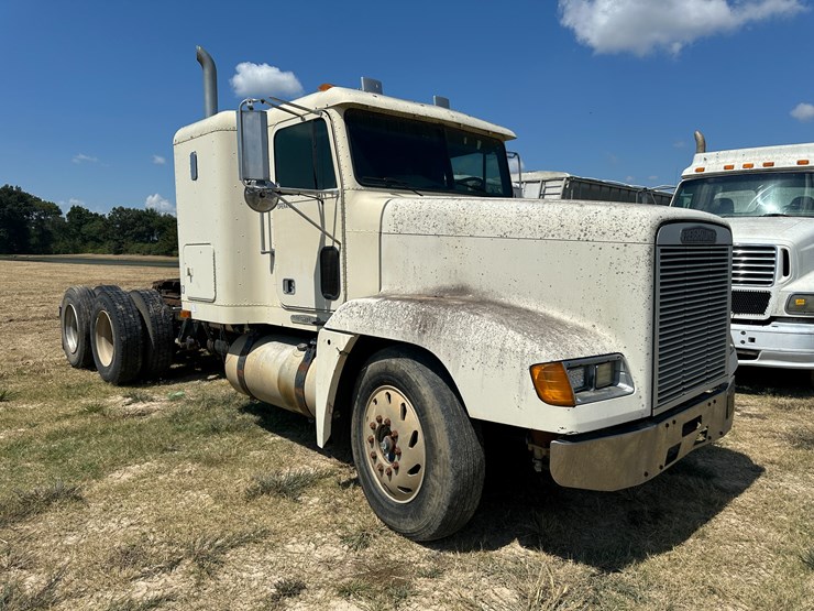 #32186-•-inop-1996-freightliner-usf-1e-t/a-sleeper-truck-tractor-vin:-1fuyddyb0tp728989-image-2