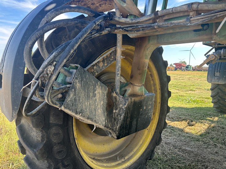 2011-john-deere-4730-image-12