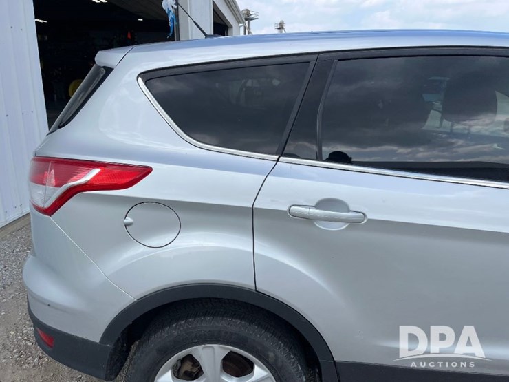 2015-ford-escape-se-image-22