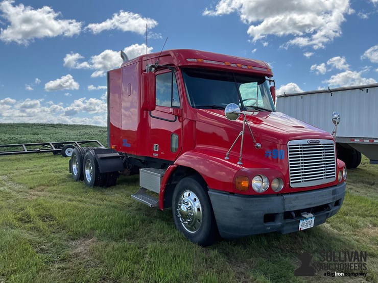 1998-freightliner-flc112-image-3