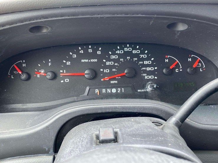 2006-ford-cargo-image-17