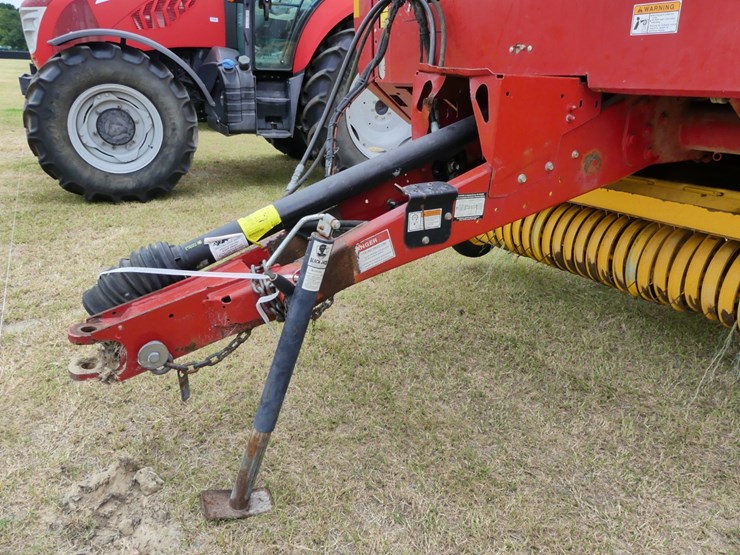 2013-new-holland-br7060-image-10
