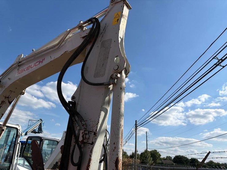 2019-takeuchi-tb290-image-7