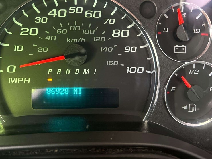 2021-chevrolet-express-2500-image-6