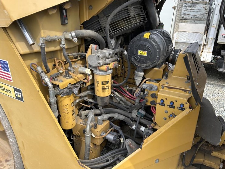 caterpillar-cb54-image-31