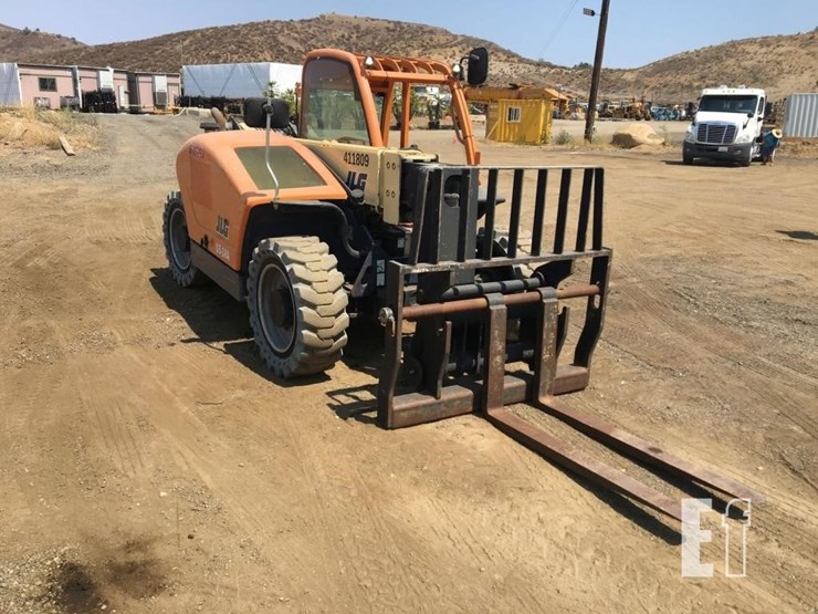 2013-jlg-g5-18a-image-2