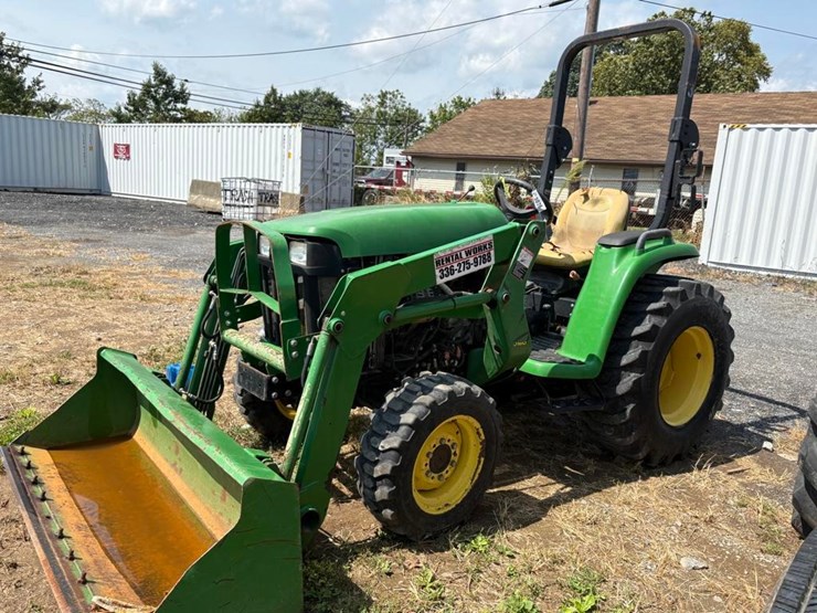 john-deere-3032e-image-1