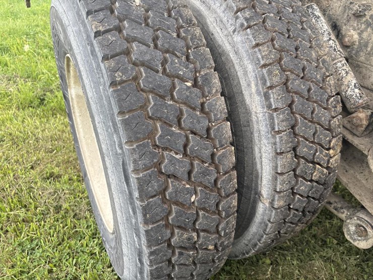 2004-kenworth-t800-image-39