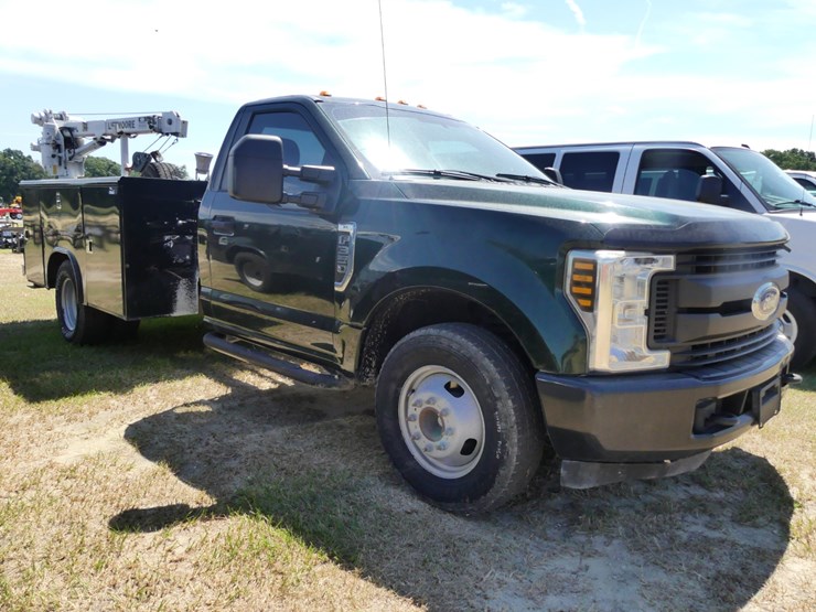 2019-ford-f350-xl-image-2