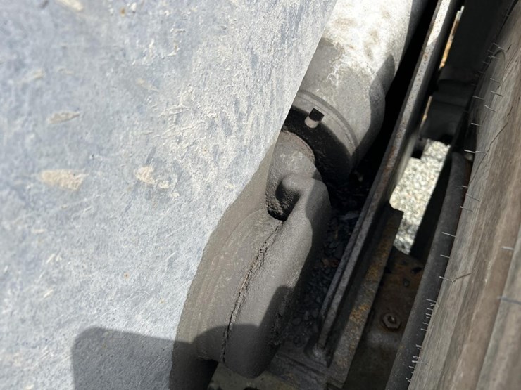 2014-deere-824k-image-28