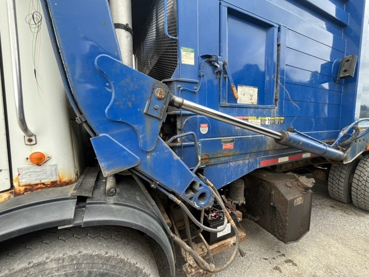 #1631-•-2005-mack-garbage-truck-image-32