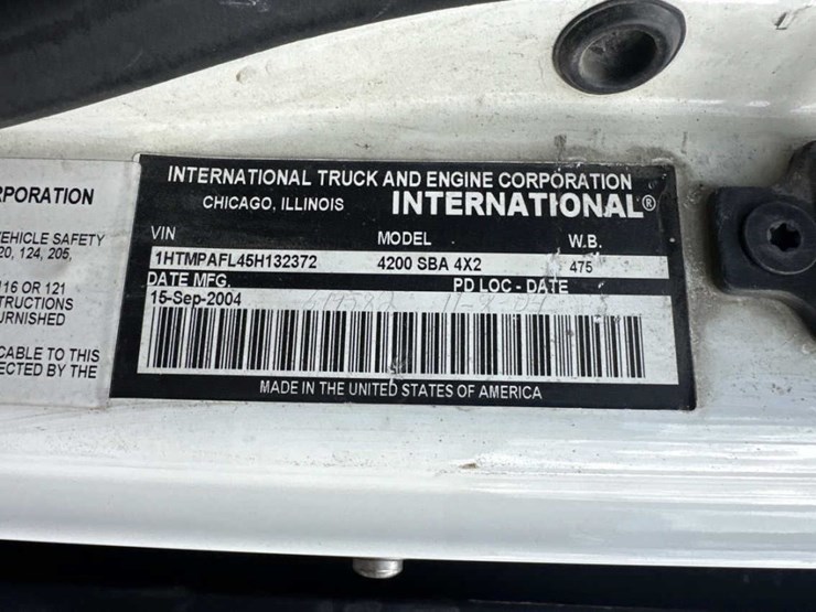 2005-international-durastar-4200-image-44