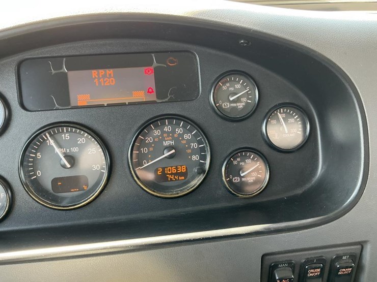 2020-peterbilt-337-image-96