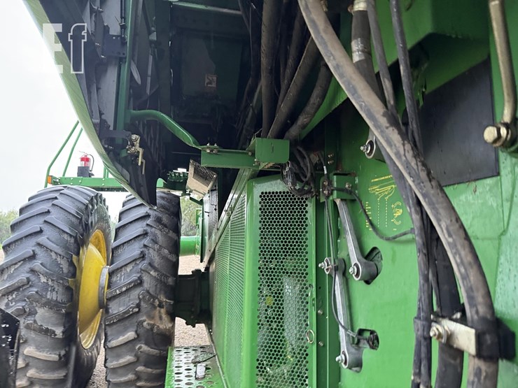 2006-john-deere-9760-sts-image-46
