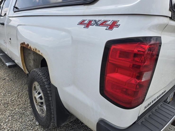 2016-chevrolet-2500hd-image-21