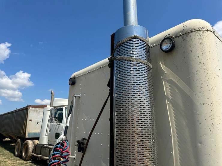#32186-•-inop-1996-freightliner-usf-1e-t/a-sleeper-truck-tractor-vin:-1fuyddyb0tp728989-image-42