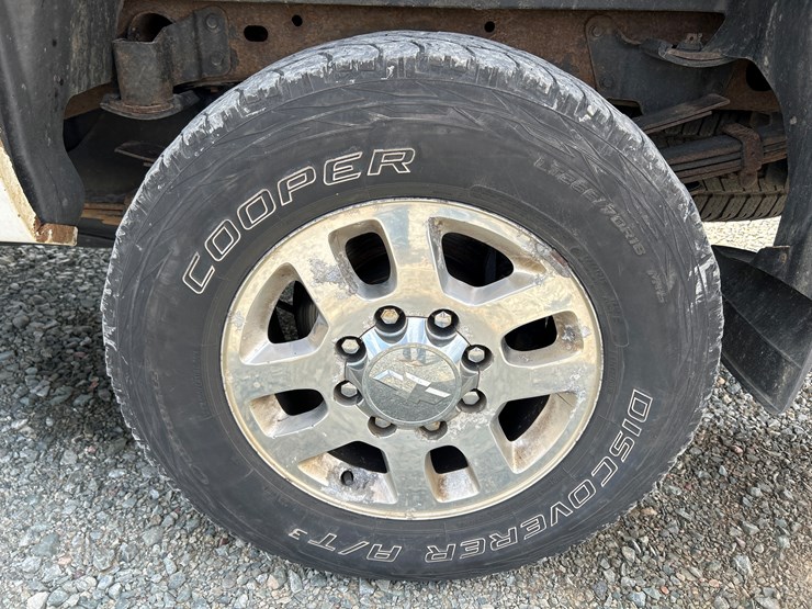 2014-chevrolet-3500-image-59