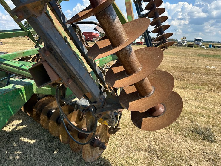 john-deere-34-image-24