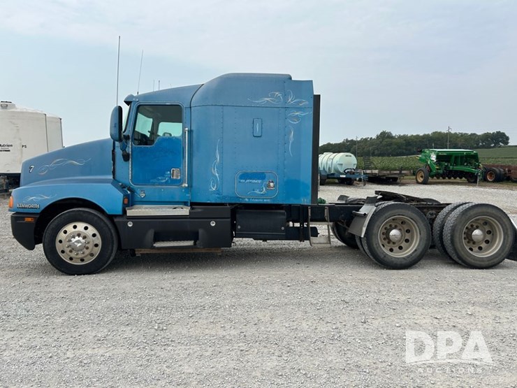 1999-kenworth-t600-image-3