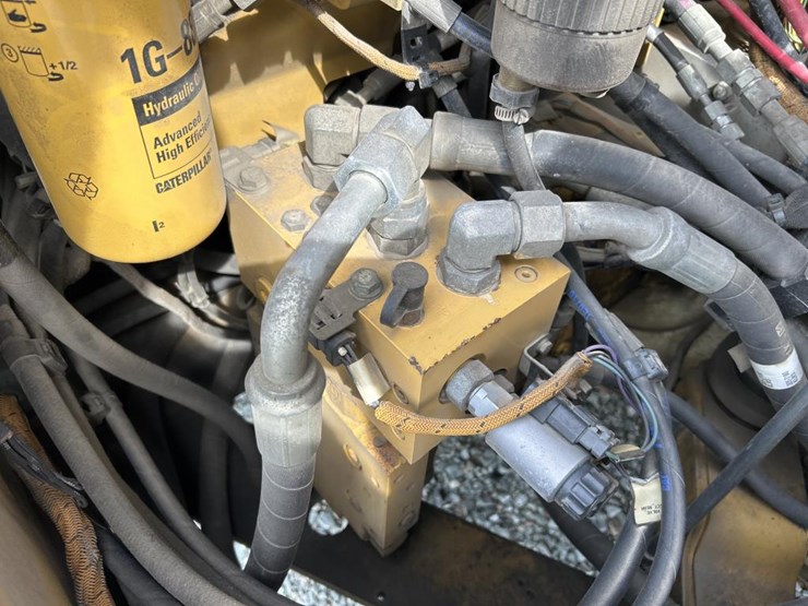 caterpillar-cb54-image-41