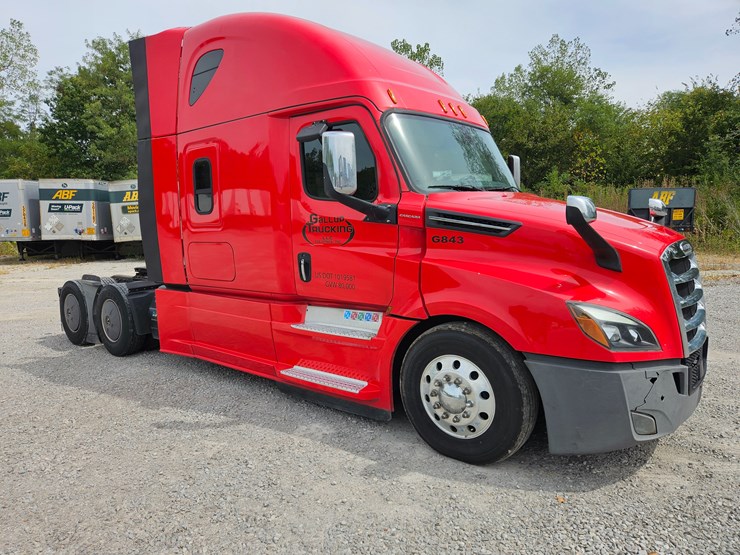 2019-freightliner-cascadia-126-image-26