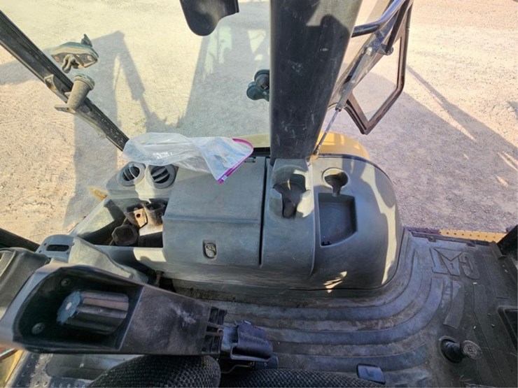 caterpillar-430d-image-33