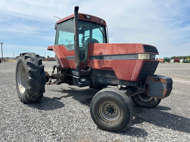 #32184-•-inop-case-international-7140-tractor-image-2