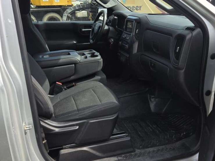 2020-chevrolet-silverado-1500-image-32