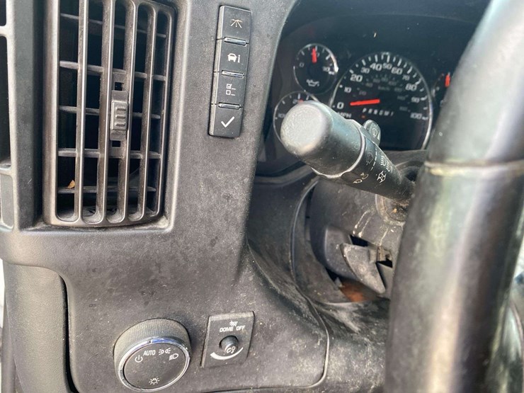 2019-chevrolet-express-2500-image-14